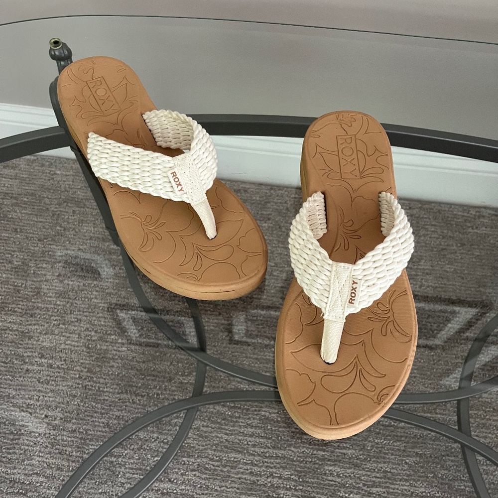 Roxy sandals